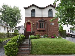 7 Kirkwood Rd, Port Washington, NY 11050