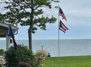 7177 Lake Rd, Madison, OH 44057