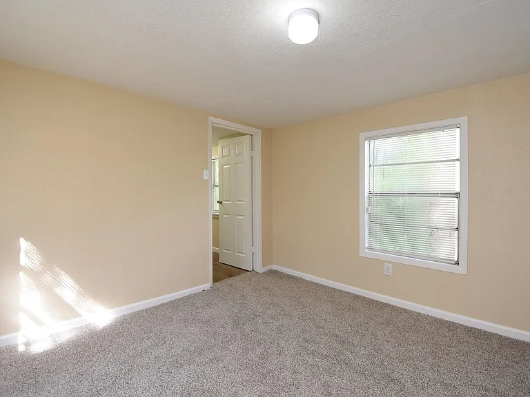 8421 Altimore Rd — Photo 17
