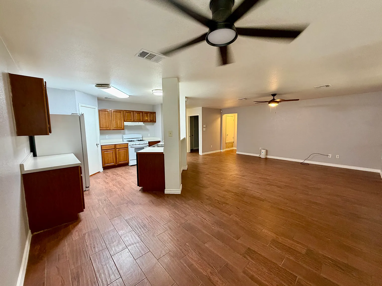 3 bed, 1398 sqft, $1,850 — Photo 4