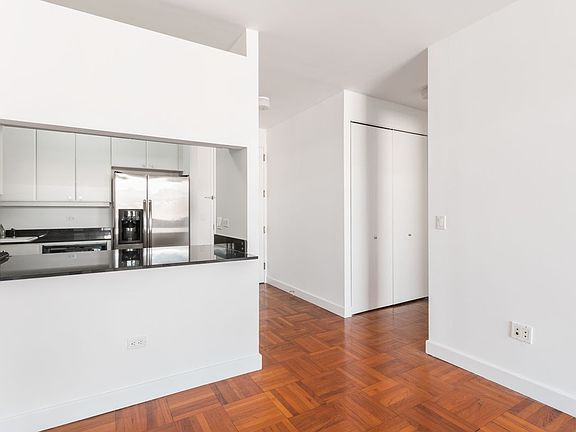 5th image of 150 Columbus Ave APT 4E