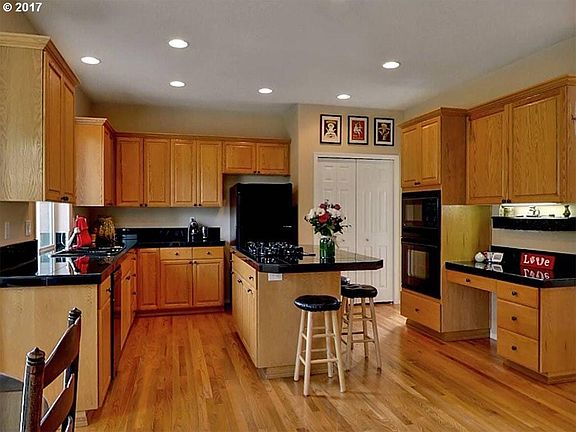 Kitchen With Eating Bar