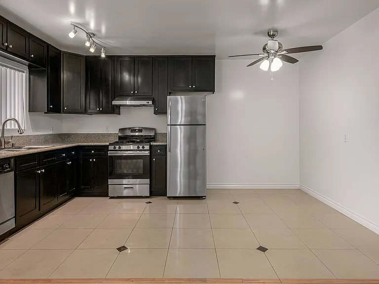 4000 Sequoia St — Photo 15
