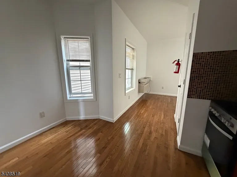 118 Bayard St — Photo 3