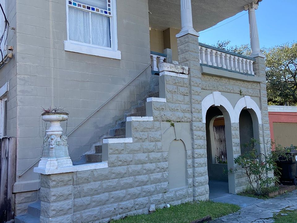 1st image of 2828 Orchid St