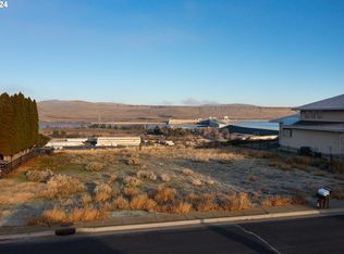 128 Rio Senda St, Umatilla, OR 97882