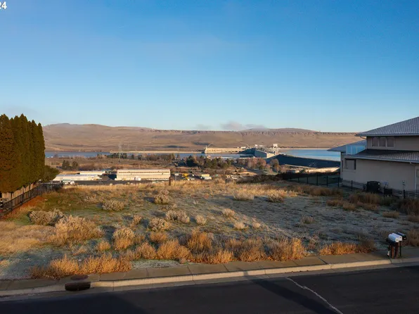 128 Rio Senda St, Umatilla, OR 97882