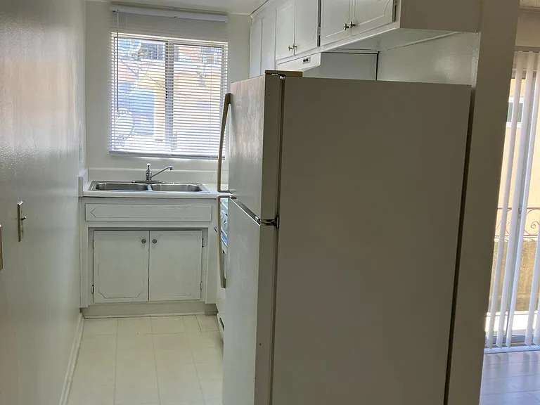 11661 Goshen Ave #305 — Photo 8