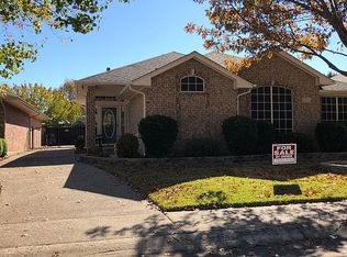 724 Dogwood Ln, Waxahachie, TX 75165