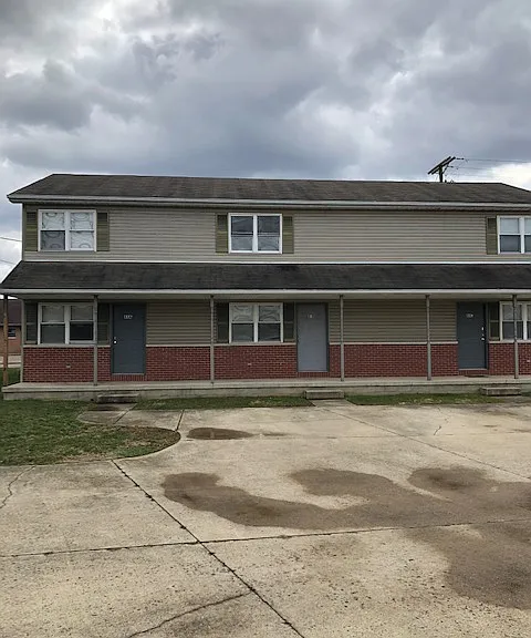 48 N Plains Rd #A — Photo 1