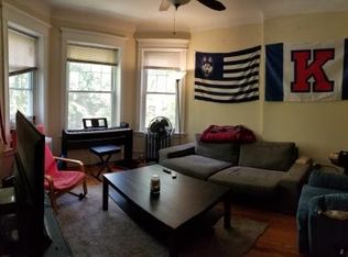 841 W George St, Chicago, IL 60657