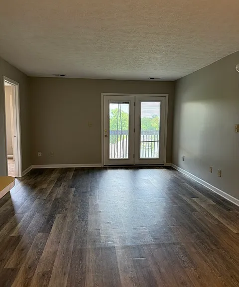 402 Dabney Dr #8 — Photo 4