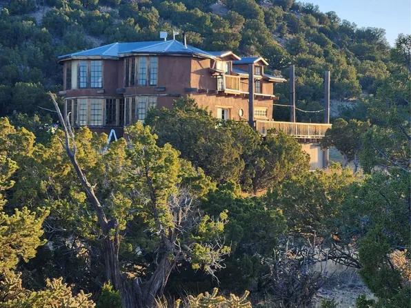 54 Wild Mountain Rd, Cerrillos, NM 87010