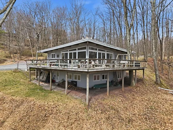 35 Trillium Dr, Muncy Valley, PA 17758