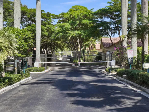 5222 Majorca Club Drive, Boca Raton, FL 33486