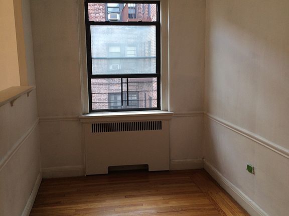 5th image of 300 Hayward Ave APT 4I