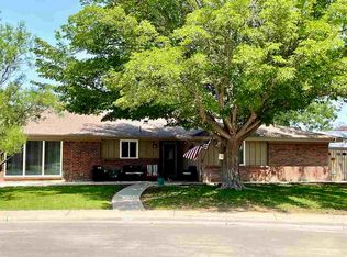 3200 Bandolina Ave, Roswell, NM 88201