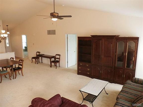 2nd image of 10197 Carlton Place Ct N