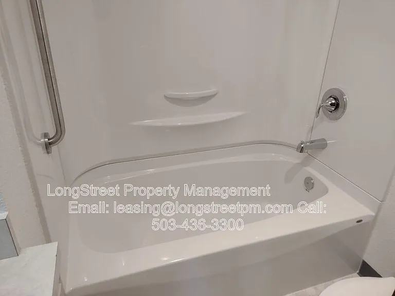 1781 SE Lilly Pl — Photo 10