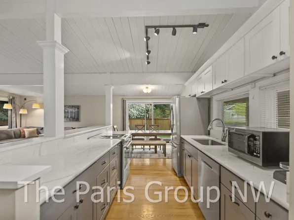 12205 NE 65th St, Kirkland, WA 98033