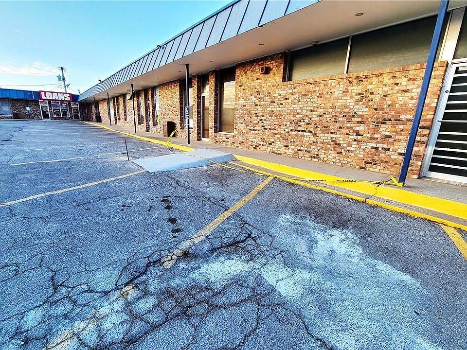 1st image of 4650 SE 29th St
