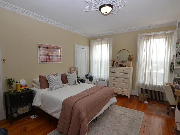 167 8th St #4 — Photo 8