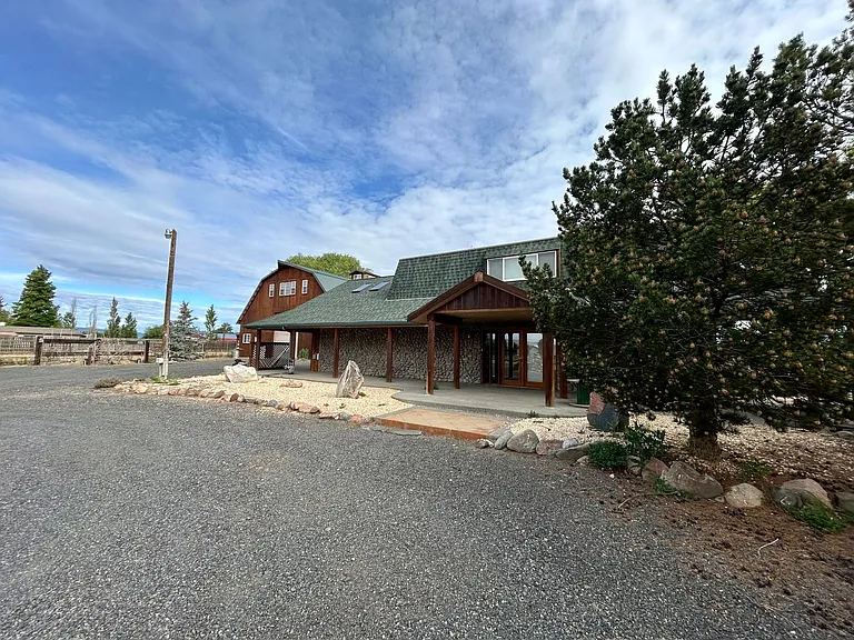 225 Mission View Dr — Photo 1