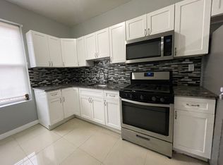 402 Woodlawn Ave #2E, Jersey City, NJ 07305