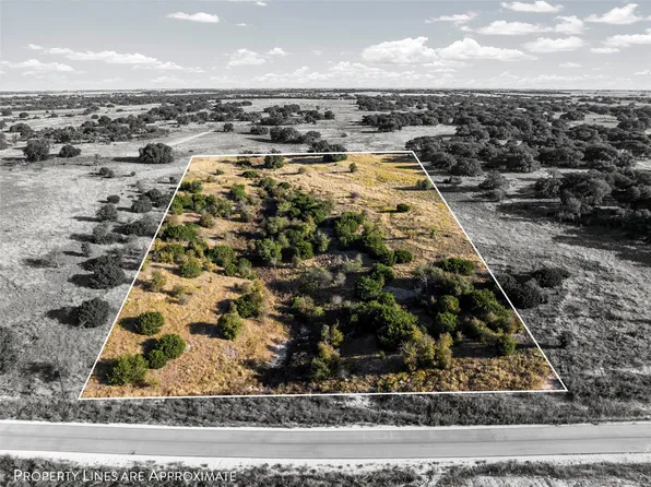 205 Yellowstone Dr, Oglesby, TX 76561