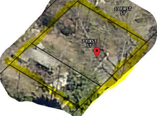 7 1st St, Godeffroy, NY 12729