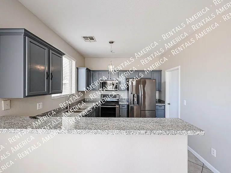 3825 S 60th Dr — Photo 13