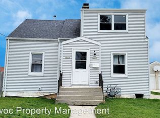 2205 S 10th St #A, Manitowoc, WI 54220