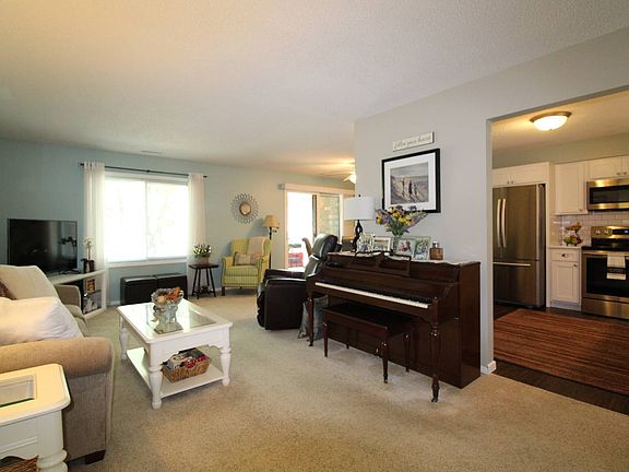 4th image of 4825 Woodland Ave Floor 8-2