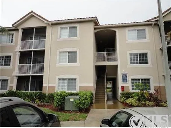 8875 Okeechobee Blvd APT 301, Royal Palm Beach, FL 33411