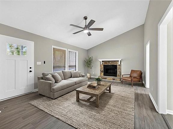 4th image of 2369 Red Barn Rd SW