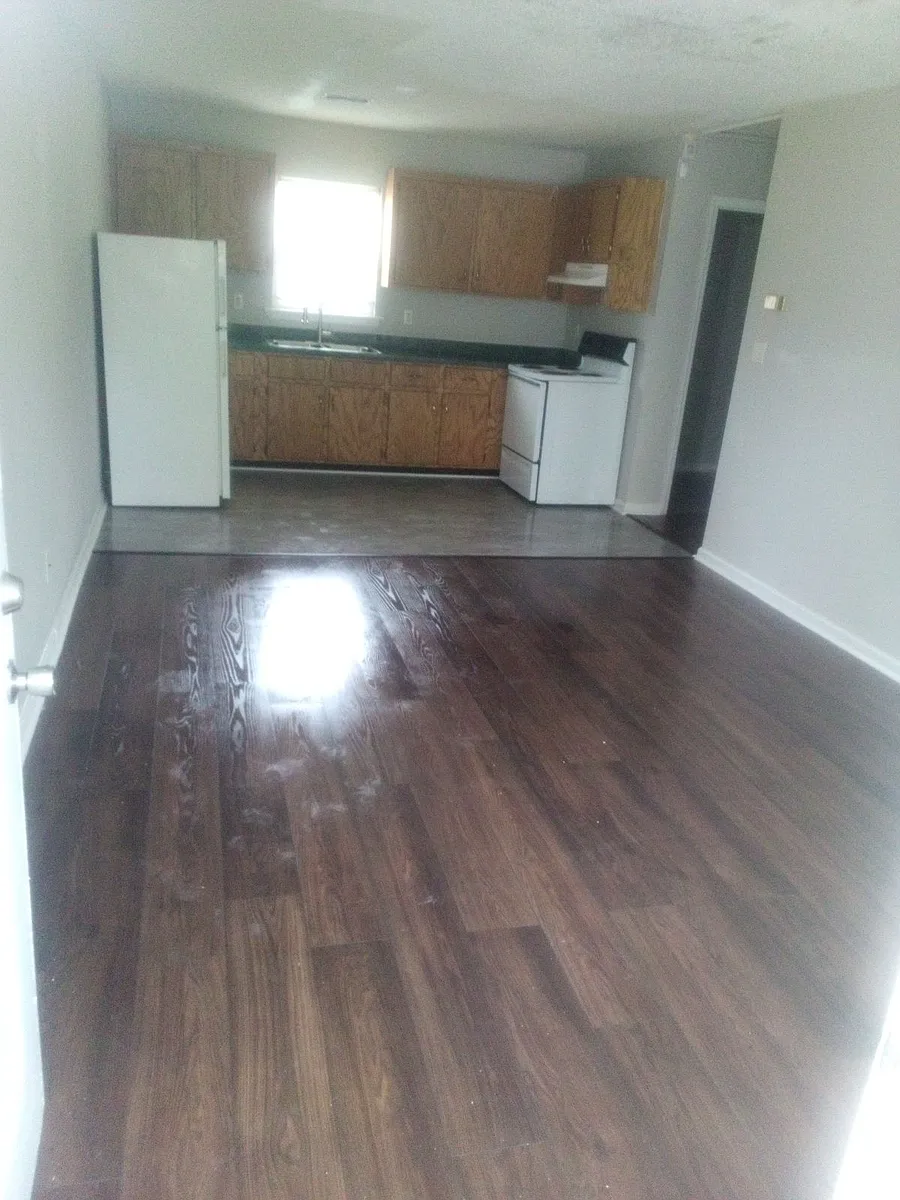 Building Photo - 207 Belleterrace Ct