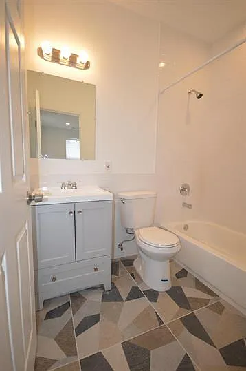 3131 1/2 Edgemont St #B — Photo 11