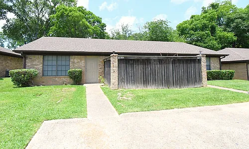 201 Parklane Dr Photo 1