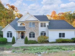 8 Maria Ct, Ringwood, NJ 07456