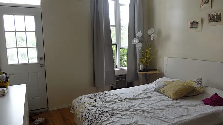 Rented by Grand & Co. | media 37