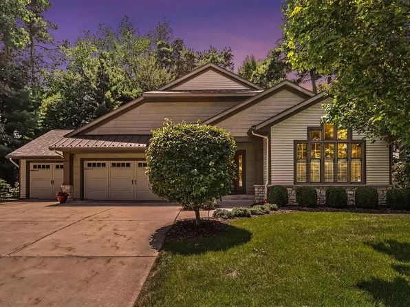 5543 N Red Pine Cir, Kalamazoo, MI 49009