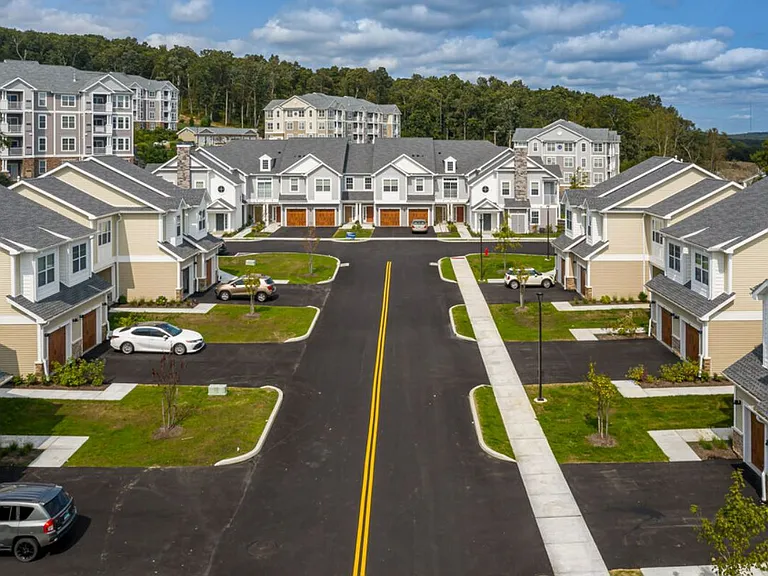 The Cove at Gateway Commons — Photo 1