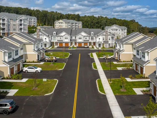 The Cove at Gateway Commons