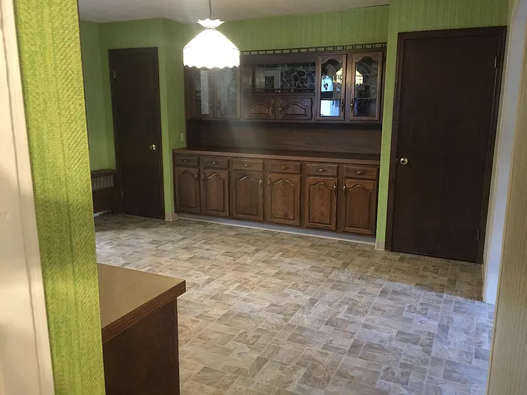 82 Main St — Photo 5