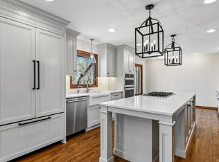 151 Choctaw Cir, Chanhassen, MN 55317