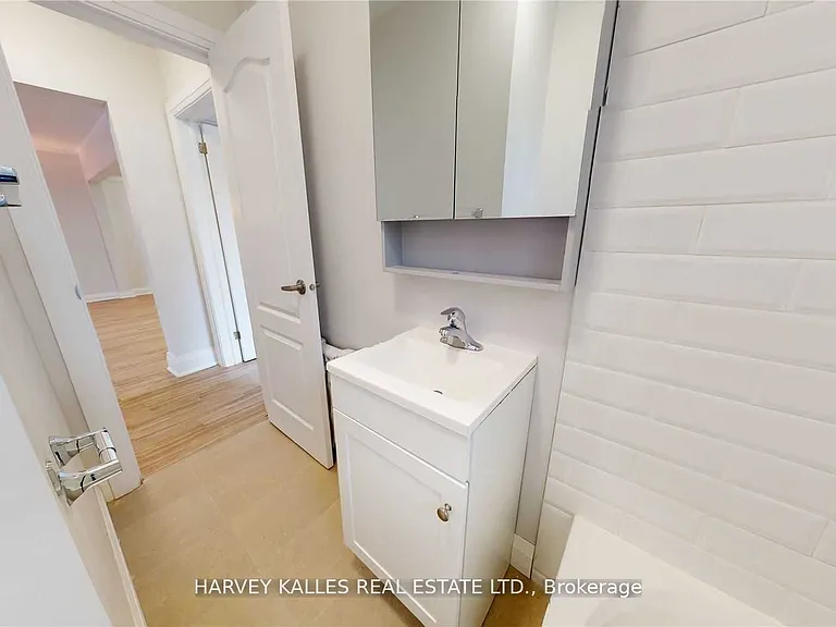 316 Lonsdale Rd #2 — Photo 23