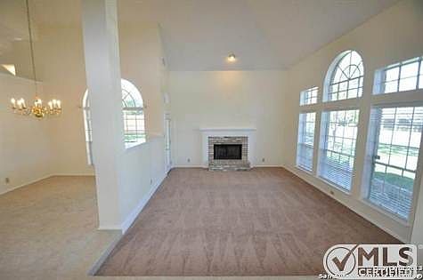 4th image of 2302 Encino Cliff St