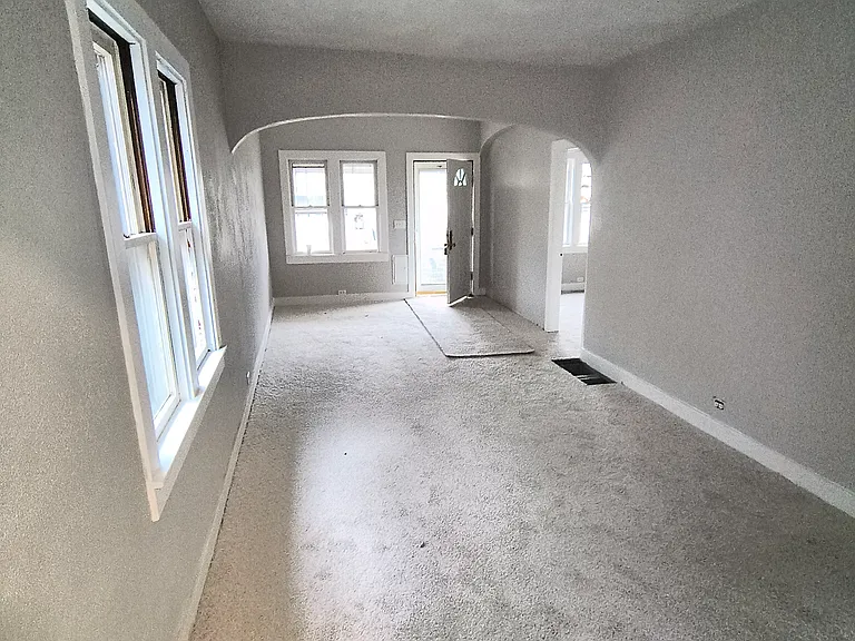 126 Worthington St — Photo 4