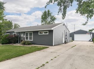64 Oklahoma Ave SW, Cedar Rapids, IA 52404