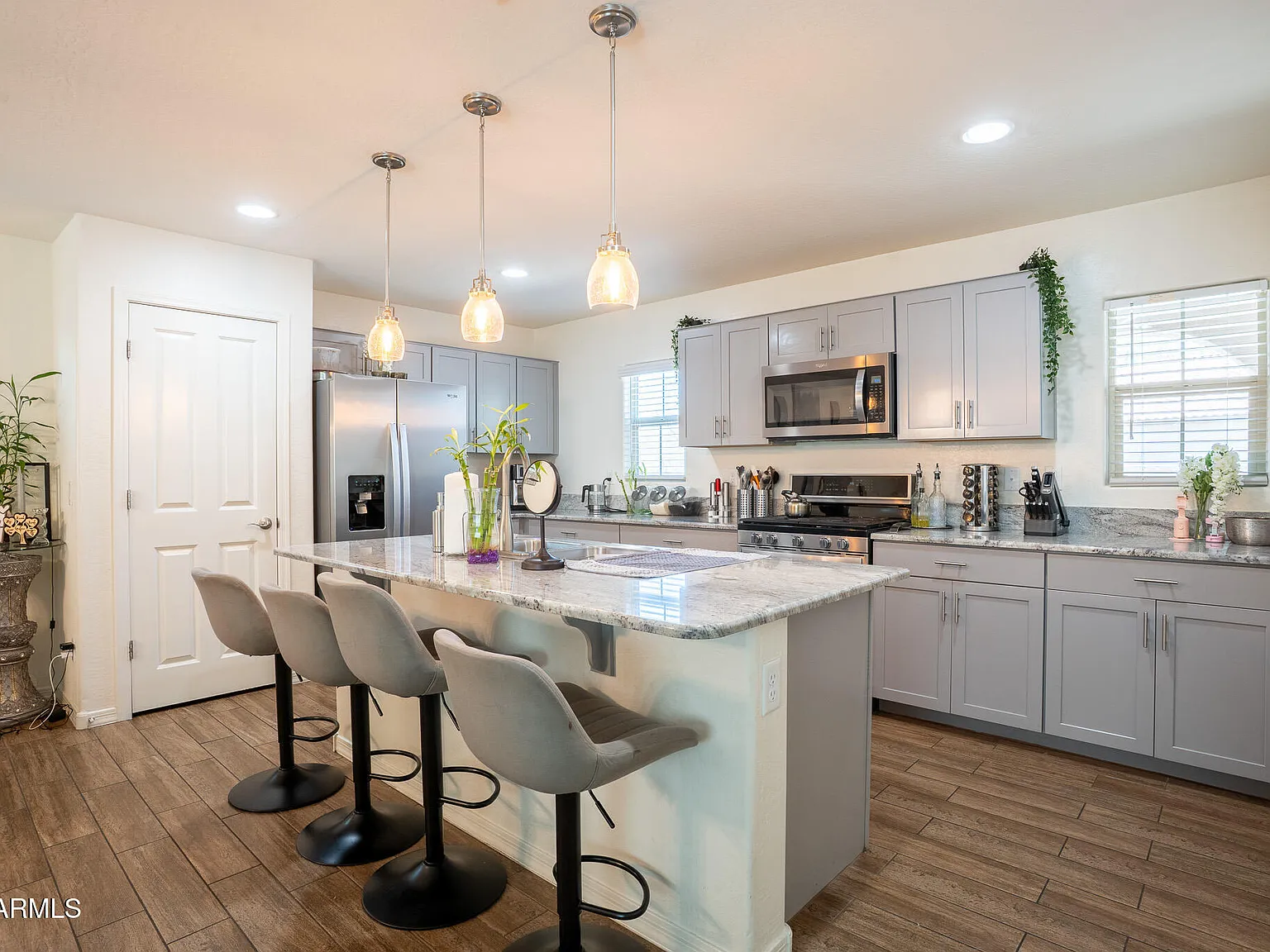 3 bed, 2.5 bath, 2271 sqft, $2,400 — Photo 4